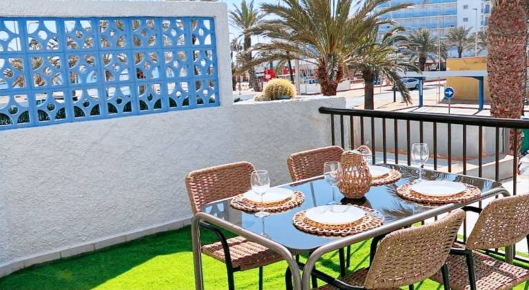 Rental apartment with pool in Roquetas de Mar