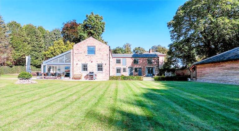 Vacation home with hot tub in Ripon