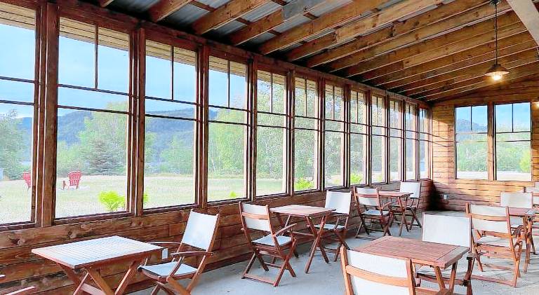 Chalet with garden, patio & barbeque | Pet-friendly — photo 3