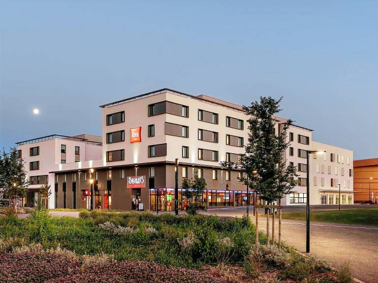 Ibis Saint Quentin En Yvelines Velodrome in Versailles