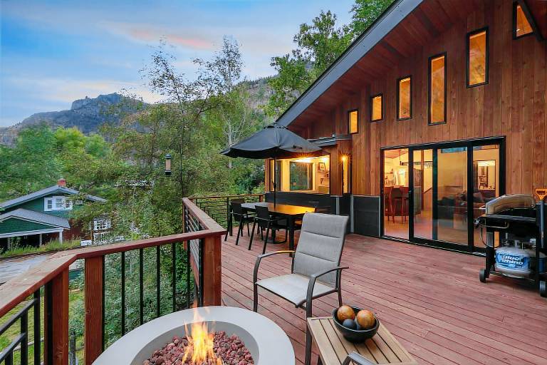 Ouray Alpine Haus Walk to Box Canyon Falls Hot Tub Fire Pit E-Bikes in Ouray, CO