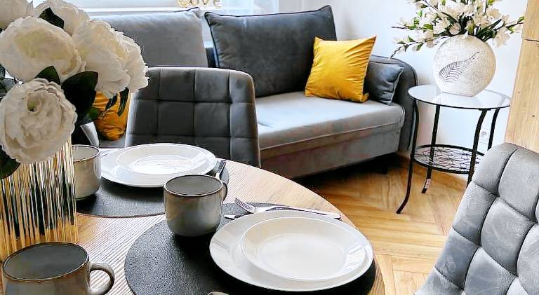 Apartment with patio & yard | Dogs allowed — photo 3