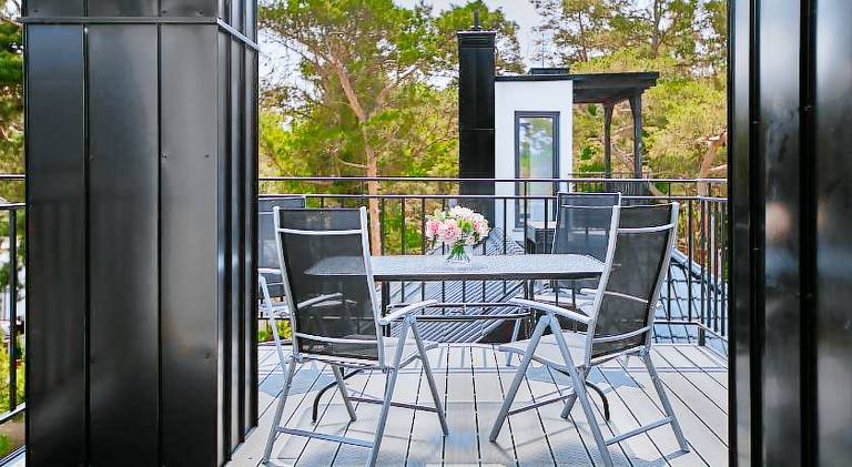 Apartment with BBQ, terrace & yard — photo 5