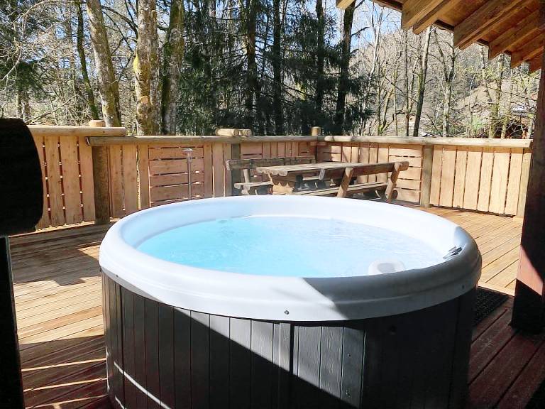 LE RENNE Chalet en bois au calme avec SPA Jacuzzi — photo 3