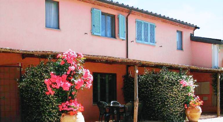 Farm with pool in Orbetello