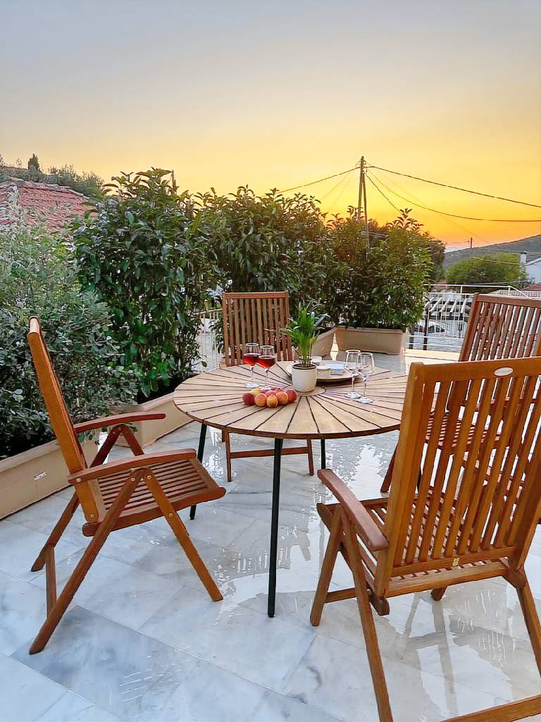 Vacation home with terrace — photo 3