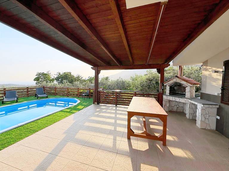Villa with private pool, BBQ & garden | Nature view — photo 5