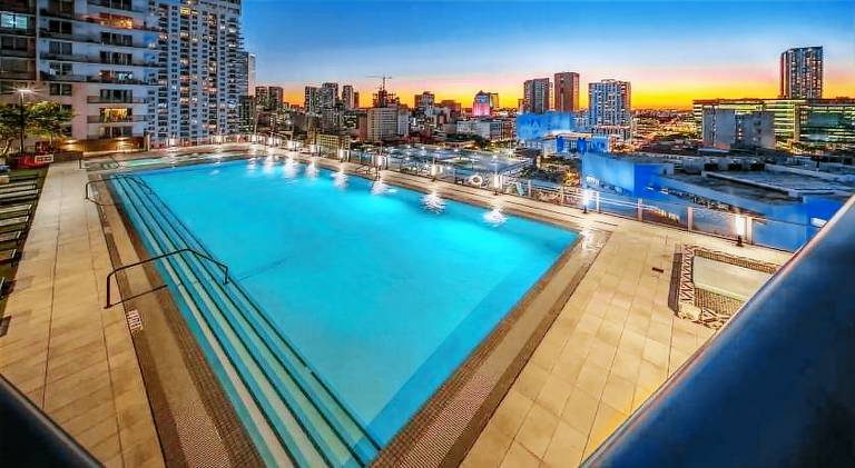 Breezy Stays Luxury Residences - near Kaseya Center — photo 4