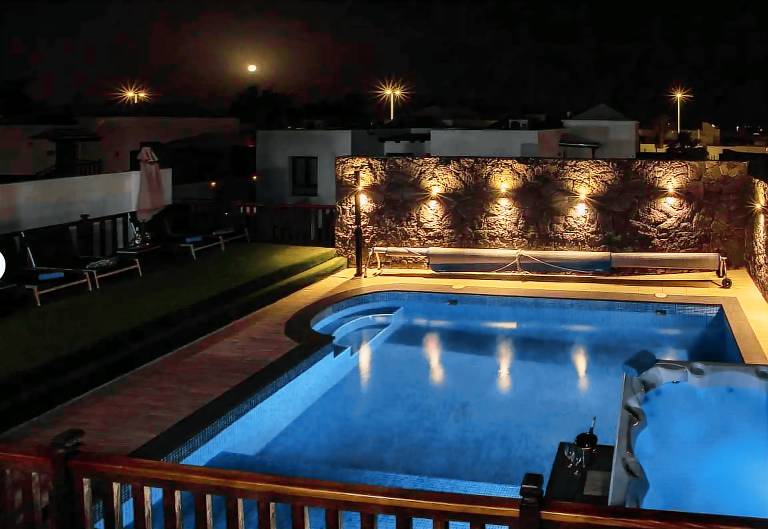 Villa "Casa Blanca" with Sea View, Private Pool & Wi-Fi in Yaiza