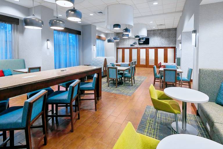 Hampton Inn and Suites-Winston-Salem/University Area NC — photo 2