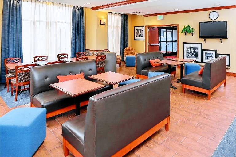 Hampton Inn Evanston — photo 3