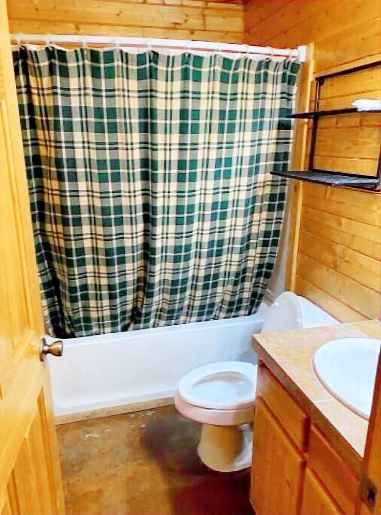 Farmhouse  Leakey