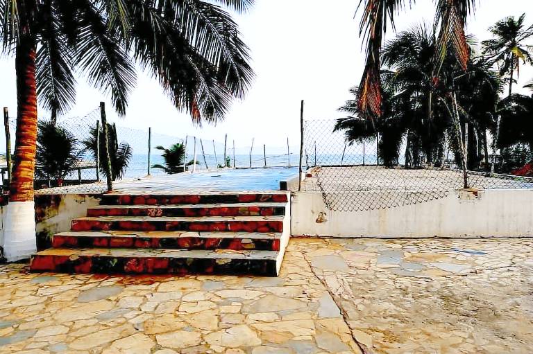 Lloyds Beach Resort & Hotel