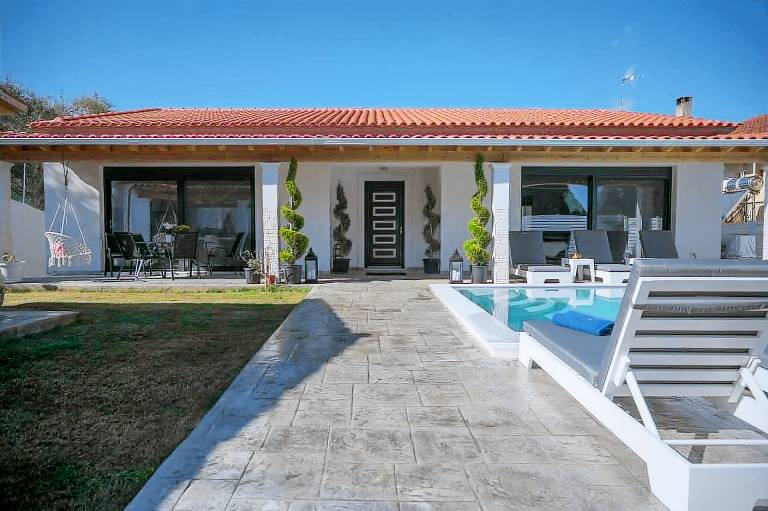 'Diamond Luxury Villa Corfu' with Mountain View, Pool & Wi-Fi — photo 4