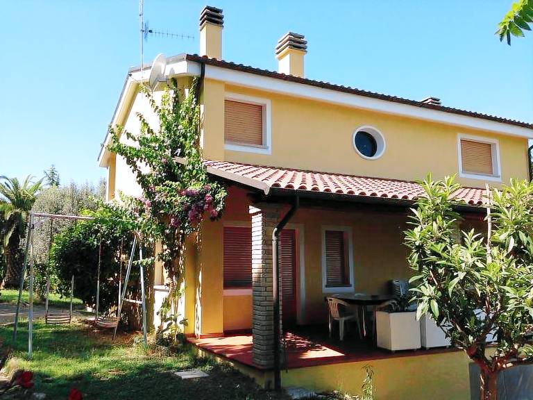 Villa  Acquaviva Picena