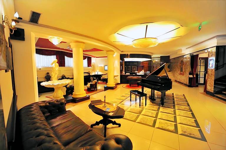 Queen's Astoria Design Hotel — photo 2