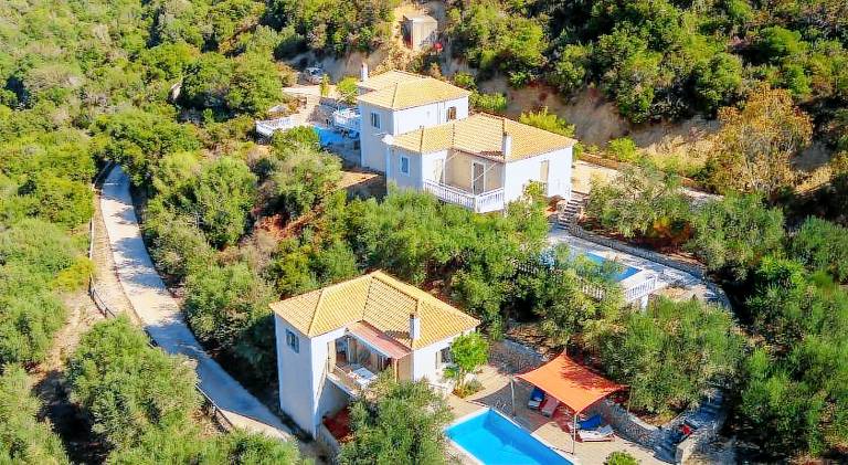 House with private pool, terrace & yard in Pylos-Nestoras