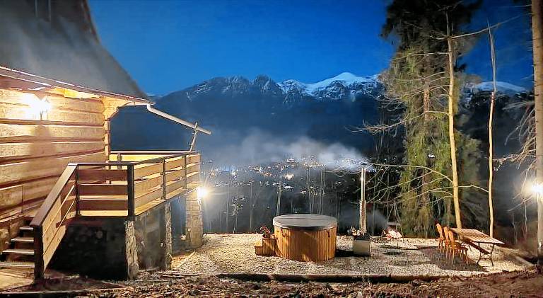 Lodge with barbecue, garden & patio in Koscielisko