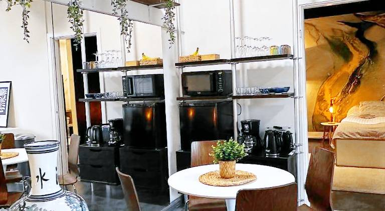 Apartment with patio — photo 4