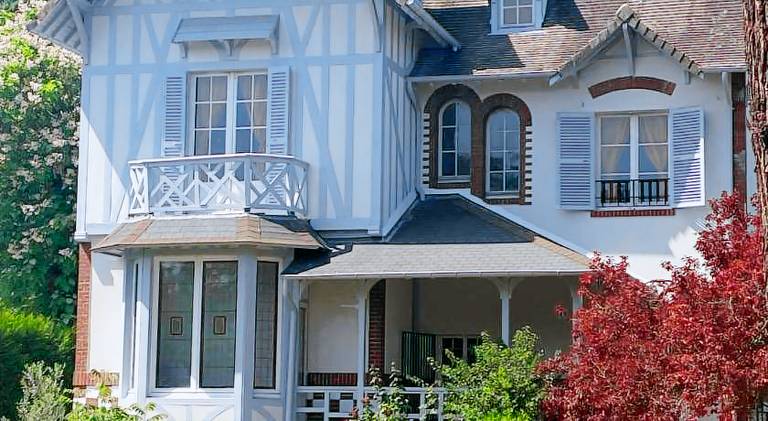 Spacious villa | Pets are welcome in Poissy