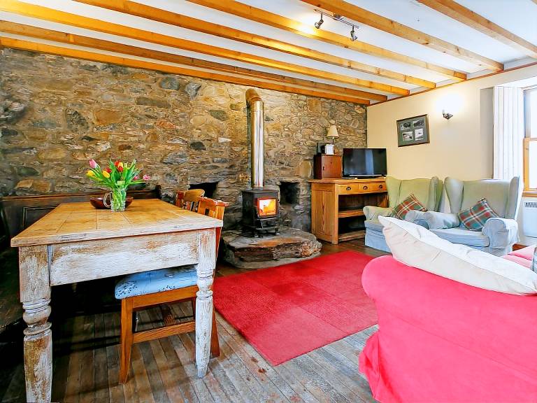 Family-friendly lovely cottage with garden | River view | Pets are welcome — photo 4