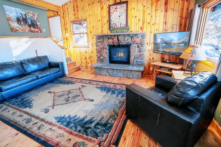 Cabin with terrace & private pool — photo 2