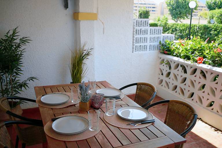 Fully equipped lovely house with garden, pool & patio | Pets allowed — photo 2