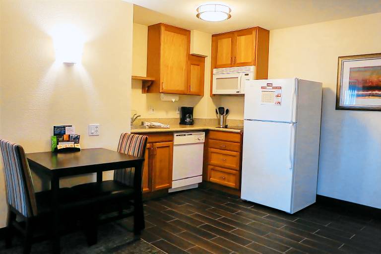 Children-friendly condo with grill & pool | Pet-friendly — photo 2