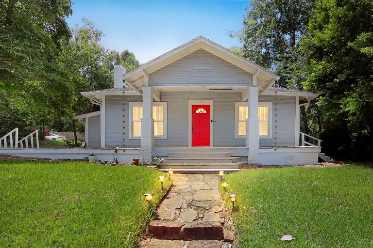 Vacation home with patio & garden in Nacogdoches, TX