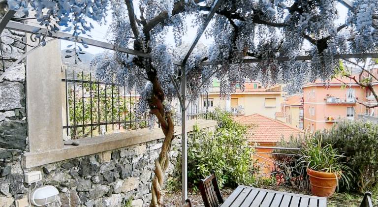 Holiday apartment with 1 room for 3 persons in Levanto