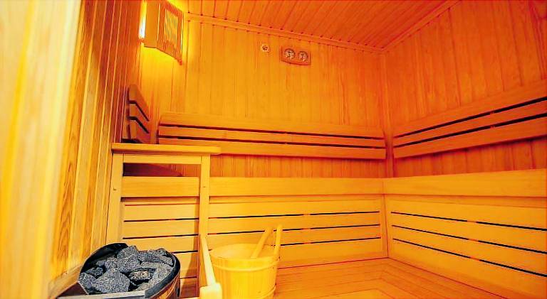 Villa with hot tub, terrace & yard — photo 5