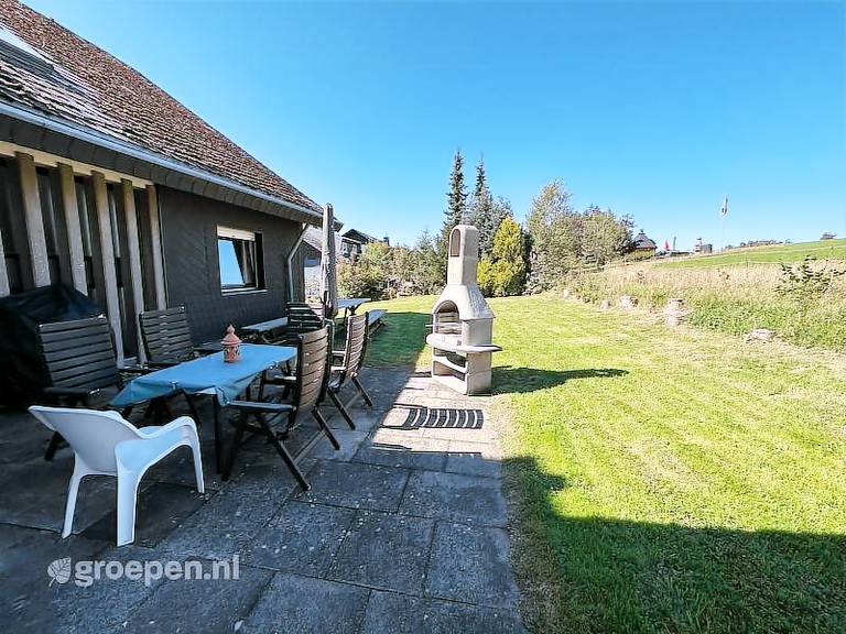 Vacation home with barbecue, patio & garden — photo 5