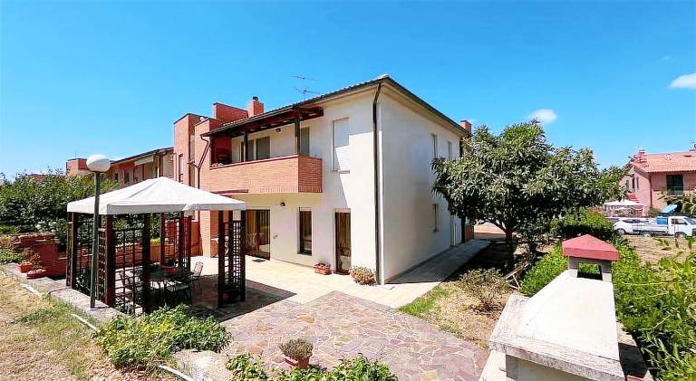 Apartment with 2 rooms for 5 persons — photo 4