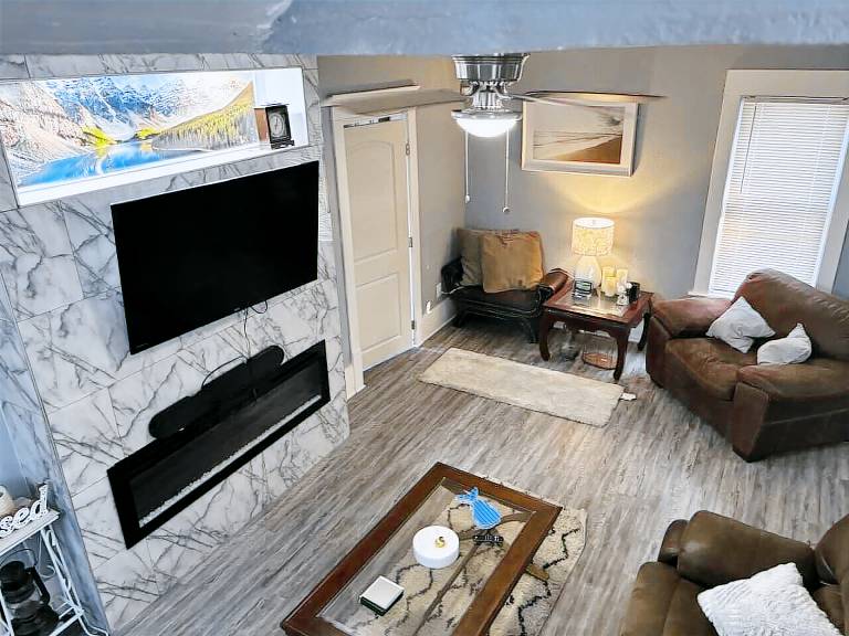 House  Akron