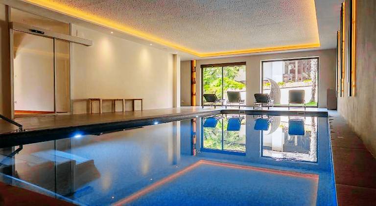 Serviced apartment with patio, garden & pool | Dogs allowed — photo 3