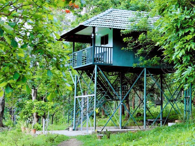 Resort  Kuruvadweep