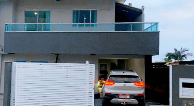 Vacation home with 2 rooms for 6 persons in Bombinhas
