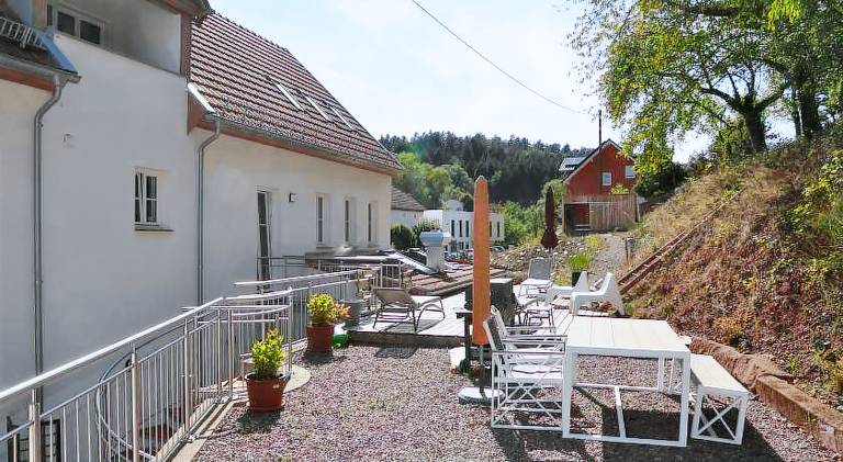 Holiday apartment with patio, garden & BBQ — photo 2