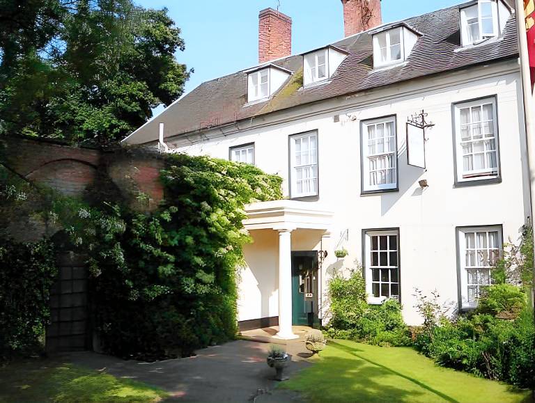 Chapel House in Warwick