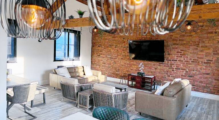 Holiday apartment | Close to The Beatles Story | Pets allowed in Liverpool