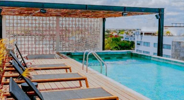 Serviced apartment with pool, terrace & yard in Playa del Carmen