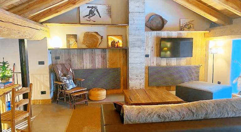Chalet with garden — photo 3