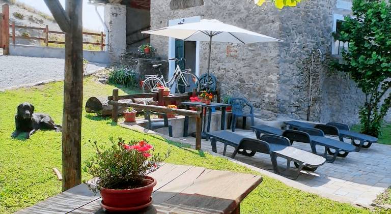 House with patio, garden & barbecue — photo 4