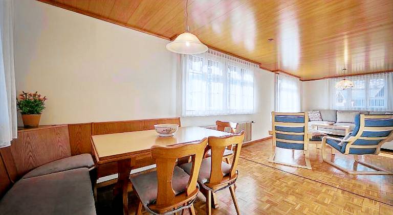 Cozy traditional Chalet, Stunning Mountain Views — photo 4