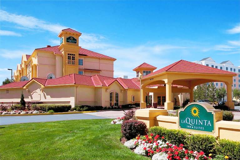 La Quinta Inn & Suites by Wyndham Salt Lake City Airport in Salt
