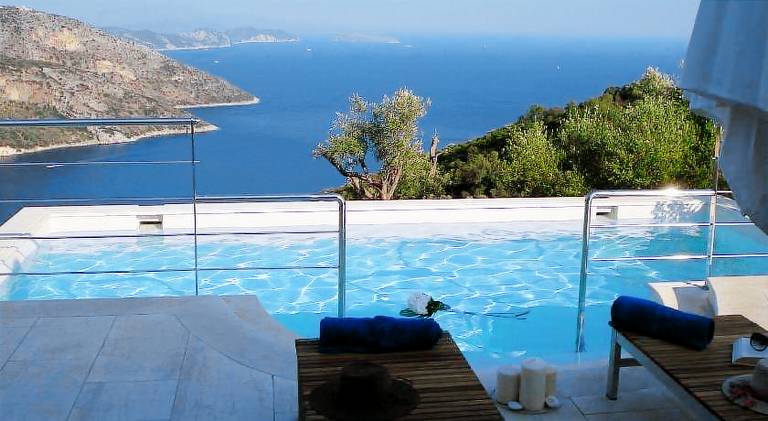 Nice vacation home with pool | Dogs allowed in Lefkada