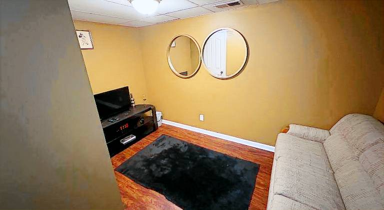 HillzBNB Guest Room — photo 5