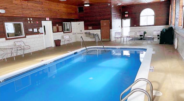 Baymont by Wyndham Galesburg — photo 4