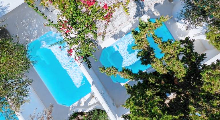 Thalassitra Private Pool Suites in Milos