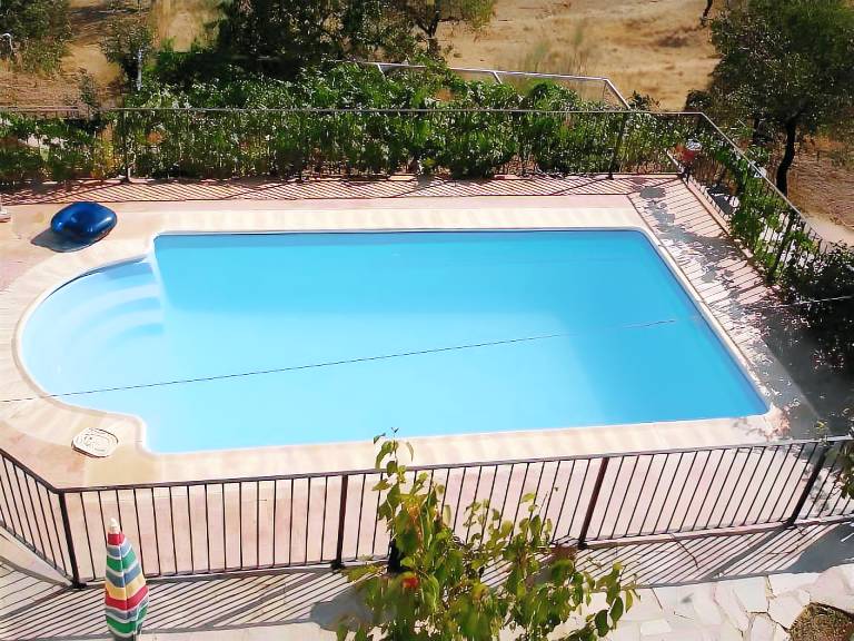 Casa Laroya